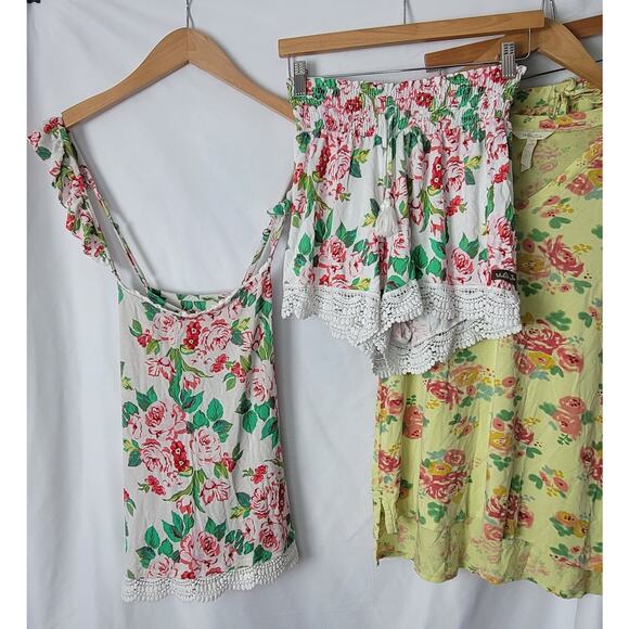 Matilda Jane- Pajama Set Bundle - 2 sets- White floral XS, yellow floral is sm - Picture 4 of 9